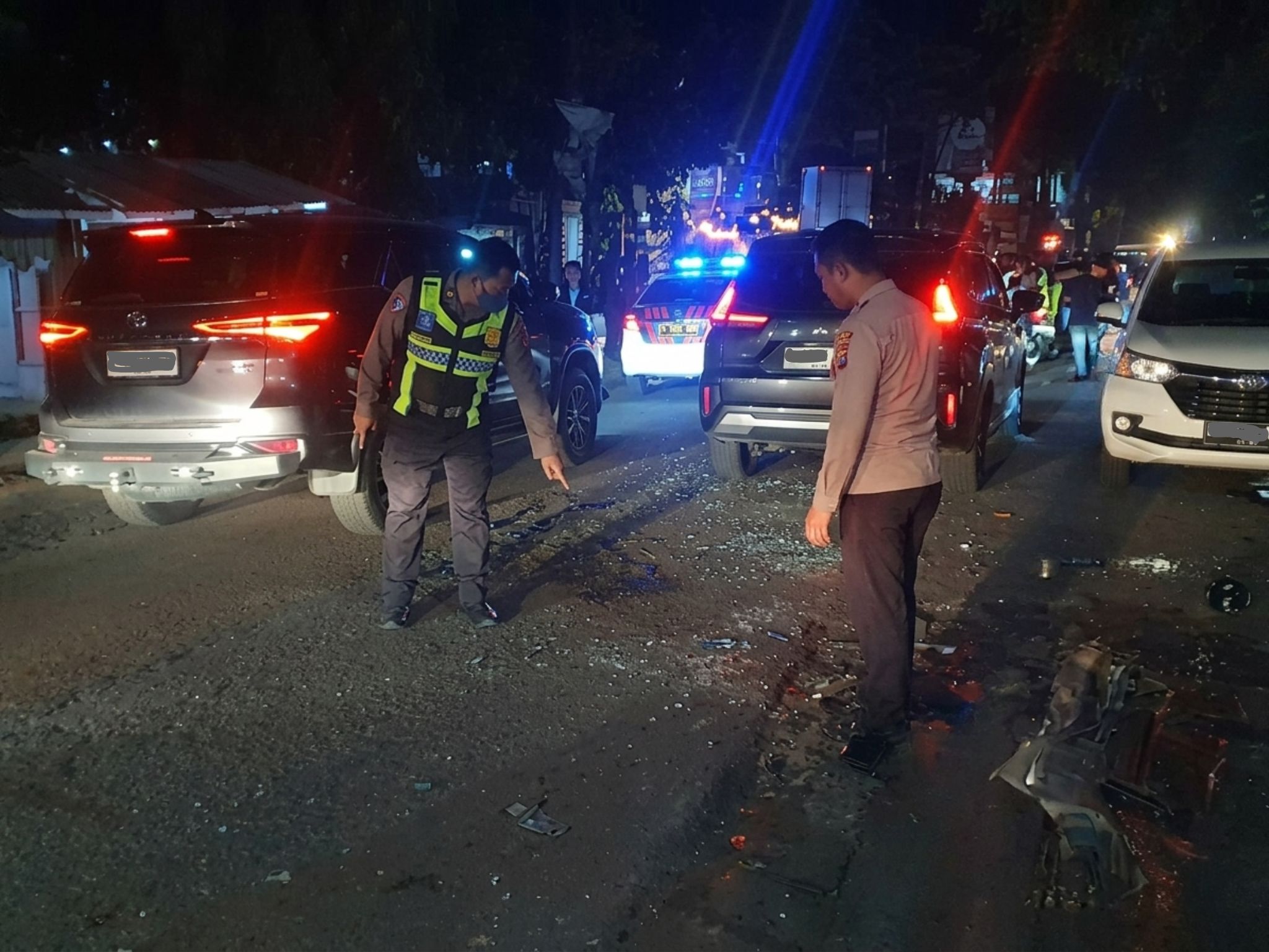 Tabrakan Beruntun Di Dekat Grand Wisata Tambun