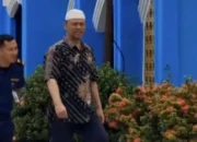 Viral Napi Korupsi Nongkrong di Kafe