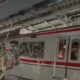 Dua Kereta Tabrakan Di Stasiun Bekasi Timur Tangkapan Layar Cnn Indonesia Tv 1777302742754 169