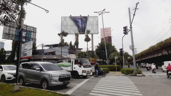 Satpol Pp Dki Turunkan Baliho Bertuliskan Aku Harus Mati Dok Ist 1775371439350 169