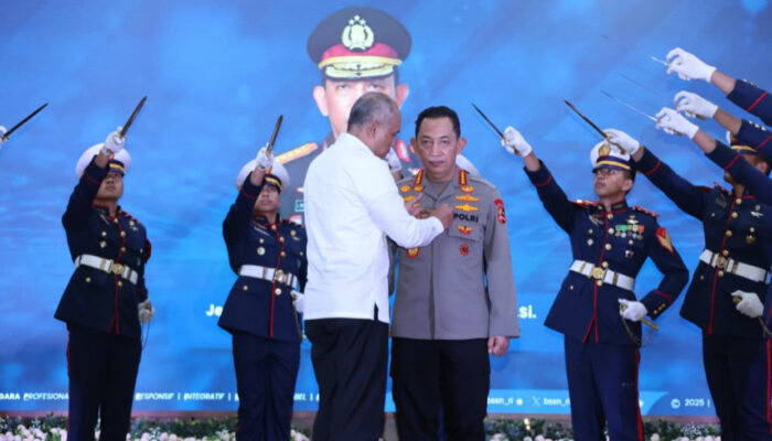 BSSN Anugerahi Kapolri Tanda Kehormatan Adhi Bhakti Senapati