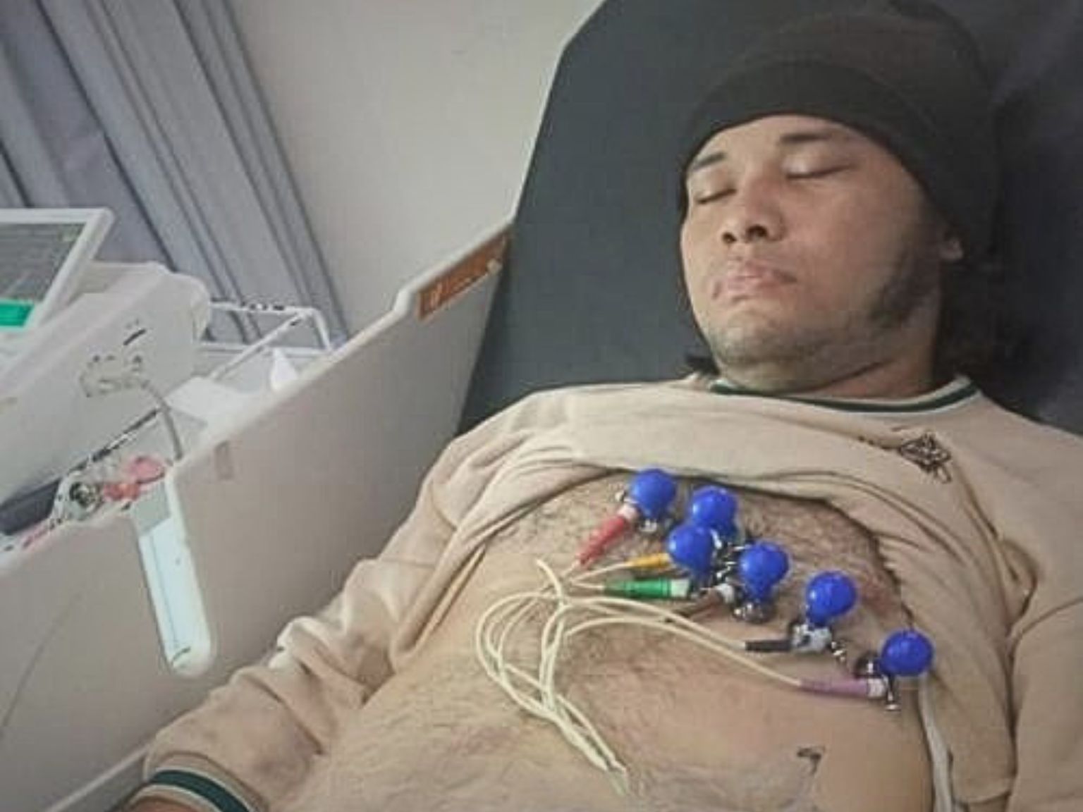 Calvin Dores Dilarikan Ke Rs Serangan Jantung