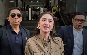 Kasus Pencatutan Identitas, Dewi Perssik Tegaskan Lanjut ke Meja Hijau
