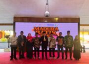 Workshop Membatik Jadi Magnet Pelajar di Madura Batik Festival