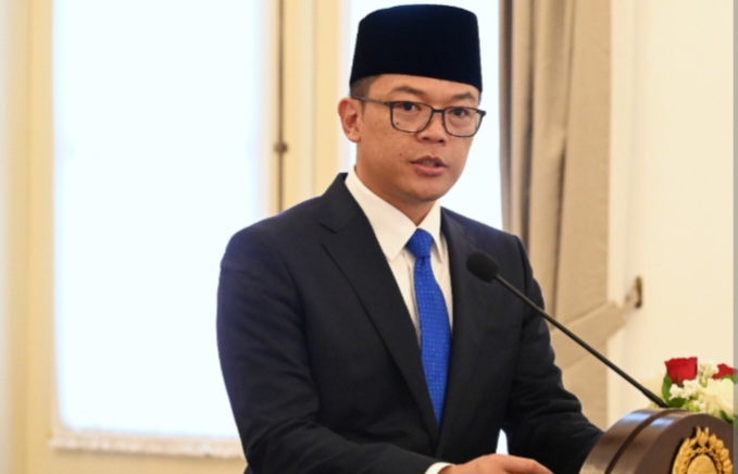 Menlu Sugiono
