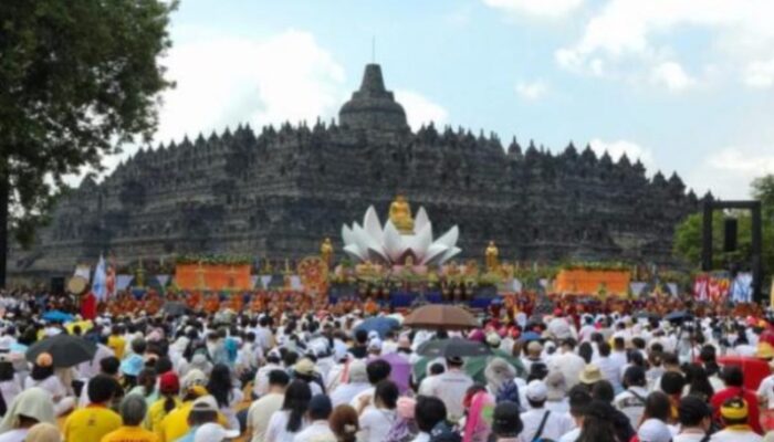Perayaan Waisak Nasional 2026 di Candi Borobudur Berlangsung Damai dan Khidmat 
