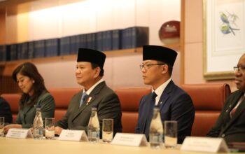 Sugiono Dampingi Prabowo 1