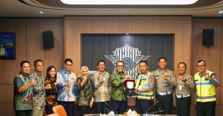 Asdp Apresiasi Korlantas Polri Kawal Kelancaran Mudik Lebaran 2026 309374