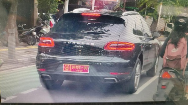 Foto Mobil Mewah Porsche Tipe Macan Memakai Pelat Dinas Tni Ramai Beredar Di Medsos Pihak Tni Menegaskan Tak Ada Mobil Dinas B 1779534116560 169
