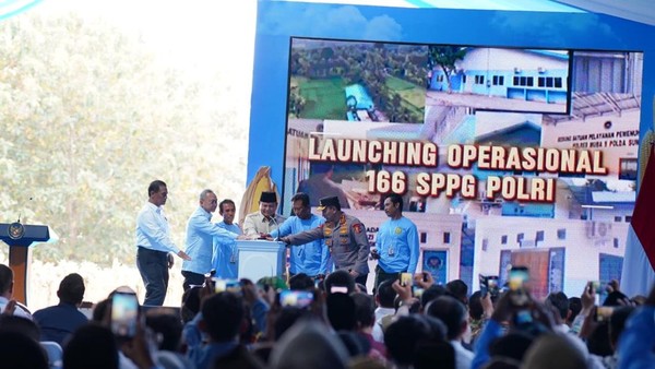 Presiden Prabowo Saat Panen Raya Jagung Serentak Kuartal Ii Dan Groundbreaking 10 Gudang Ketahanan Pangan Polri Serta Launchin 1778923904500 169