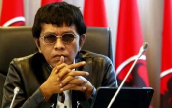 Adian Napitupulu