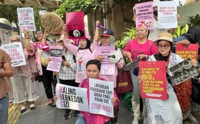 Aliansi Perempuan Indonesia Demo Mbg