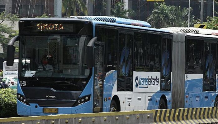 Warga Tolak Wacana Kenaikan Tarif Transjabodetabek