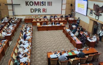 Komisi Iii Dpr Dan Wamenkum Rapat Panja Bahas Dim Ruu Polri 1780899437038 1691