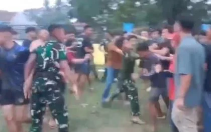 Tni Bentrok Dengan Warga
