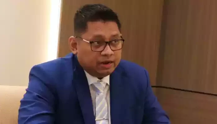 Alexander Waas Minta Publik Tak Terjebak Narasi Hotman Paris Soal Kasus Febrie