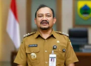Bupati Pemalang Anom Widiyantoro Peras Bawahan dan Swasta Rp 1,98 Miliar