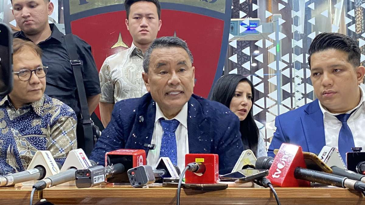 Hotman Paris Pengacara Febrie Adriansyah