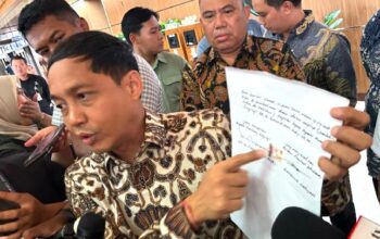 Menhut Raja Juli Antoni