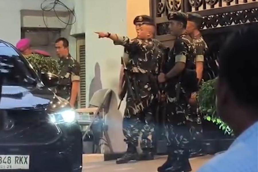Rumah Jaksa Agung Muda Tindak Pidana Khusus Jampidsus Febrie Adriansyah Di Kawasan Kebayoran Baru Jakarta Selatan Tampak Dijaga Sejumlah Personel Tni 1