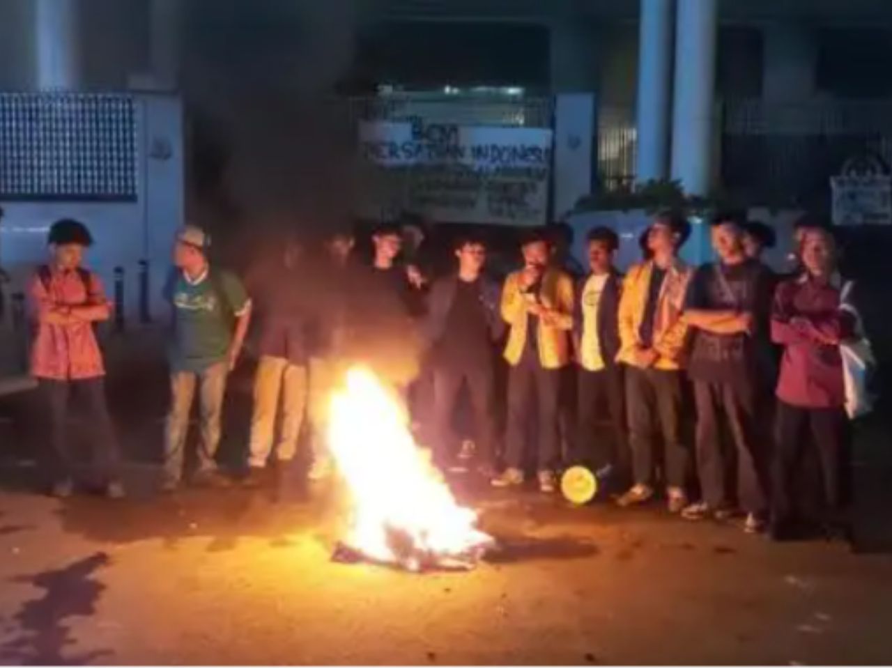 Demo Bakar Ban