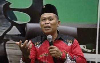 Direktur Eksekutif Rumah Politik Indonesia, Fernando Emas
