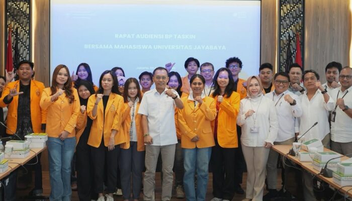 Iwan Sumule dan Mahasiswa Hukum Jayabaya Bahas Sinergi Perkuat Kebijakan Pengentasan Kemiskinan