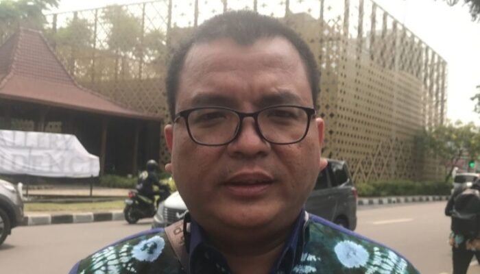 Denny Indrayana Bidik DPR hingga PDIP Muluskan Wacana Pemakzulan Gibran