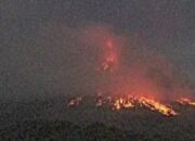 Gunung Merapi Semburkan Lava Pijar Sekali Sejauh 1,9 Kilometer