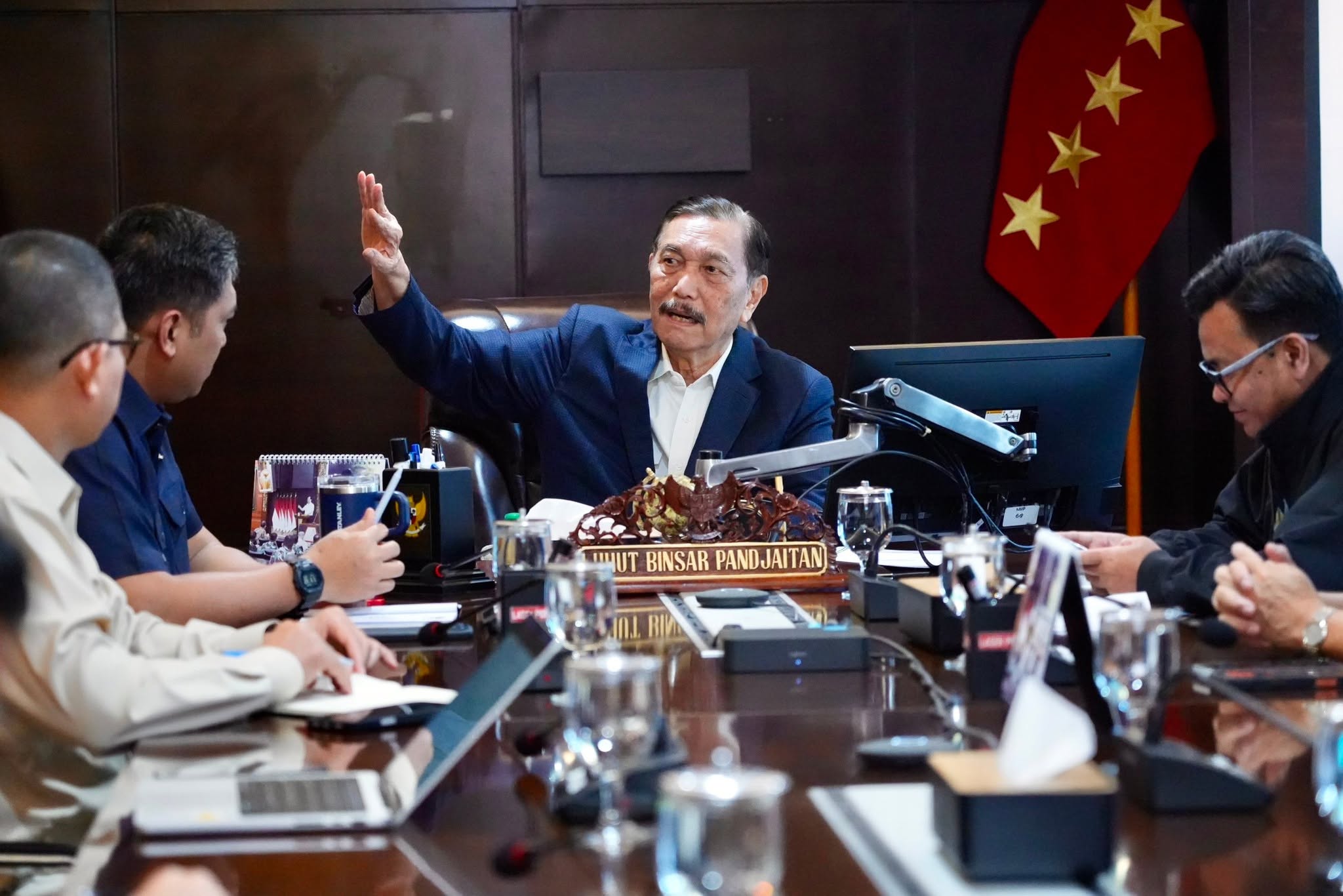 Luhut Rapat Dengan Kepala Bgn Sudaryono Koma