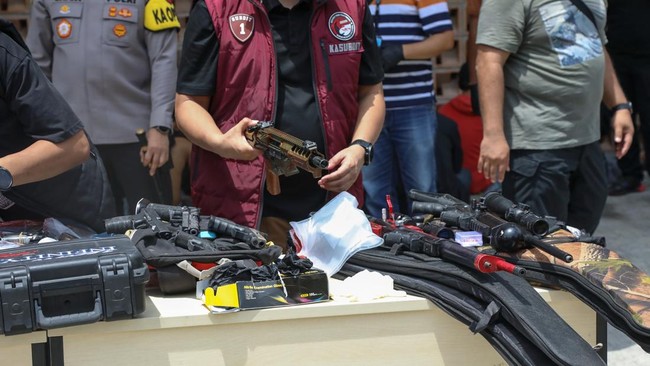 Mau Ditangkap Bnn Bos Gendut Siapkan Senpi Untuk Loyalis Lawan Petugas