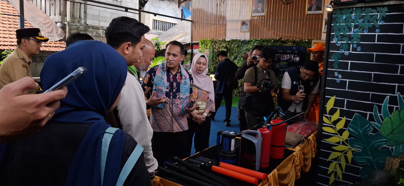 Perangkat Sistem Keamanan Di Rt 11