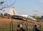 Jet Tempur Sukhoi TNI AU Keluar Landasan di Bandara Sultan Hasanuddin