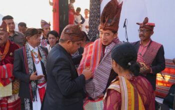 Raja Timor Nobatkan Jokowi