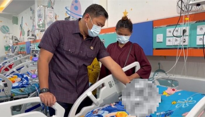 Sudaryono Siap Terima Kemarahan Keluarga Korban Keracunan MBG di Berastagi