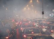 Kemacetan Panjang Akibat Kabut Asap di Palangka Raya
