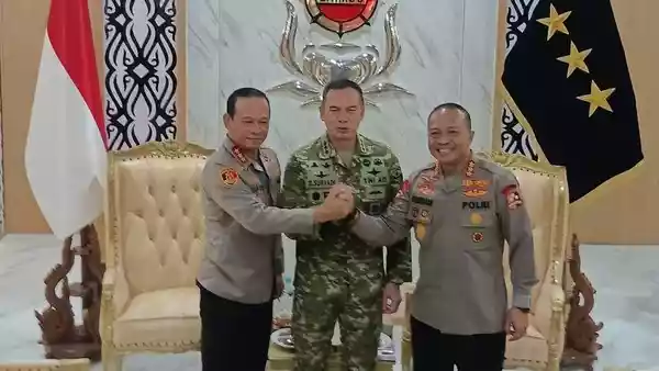 Kapolda Metro Jaya Dan Pangdam Jaya Mengunjungi Dankorbrimob Polri Dalam Rangka Memperkuat Soliditas Dan Sinergi Tni Polri 1785994408613 169