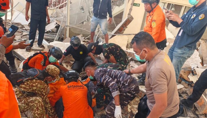 Gerak Cepat Tangani Gempa Flores, Kapolda NTT Perintahkan Evakuasi Bersama Stakeholder