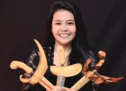 Empu Keris Perempuan, Mantan Staf Penerbangan
