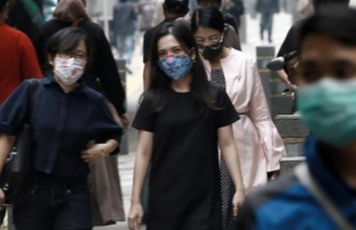 Ilustrasi Warga Memakai Masker