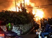 Kebakaran Dekat Stasiun Kebayoran Lama