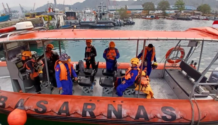 Polair Polda Lampung Terus Cari 8 Orang Hilang Misi Liputan Gunung Anak Krakatau