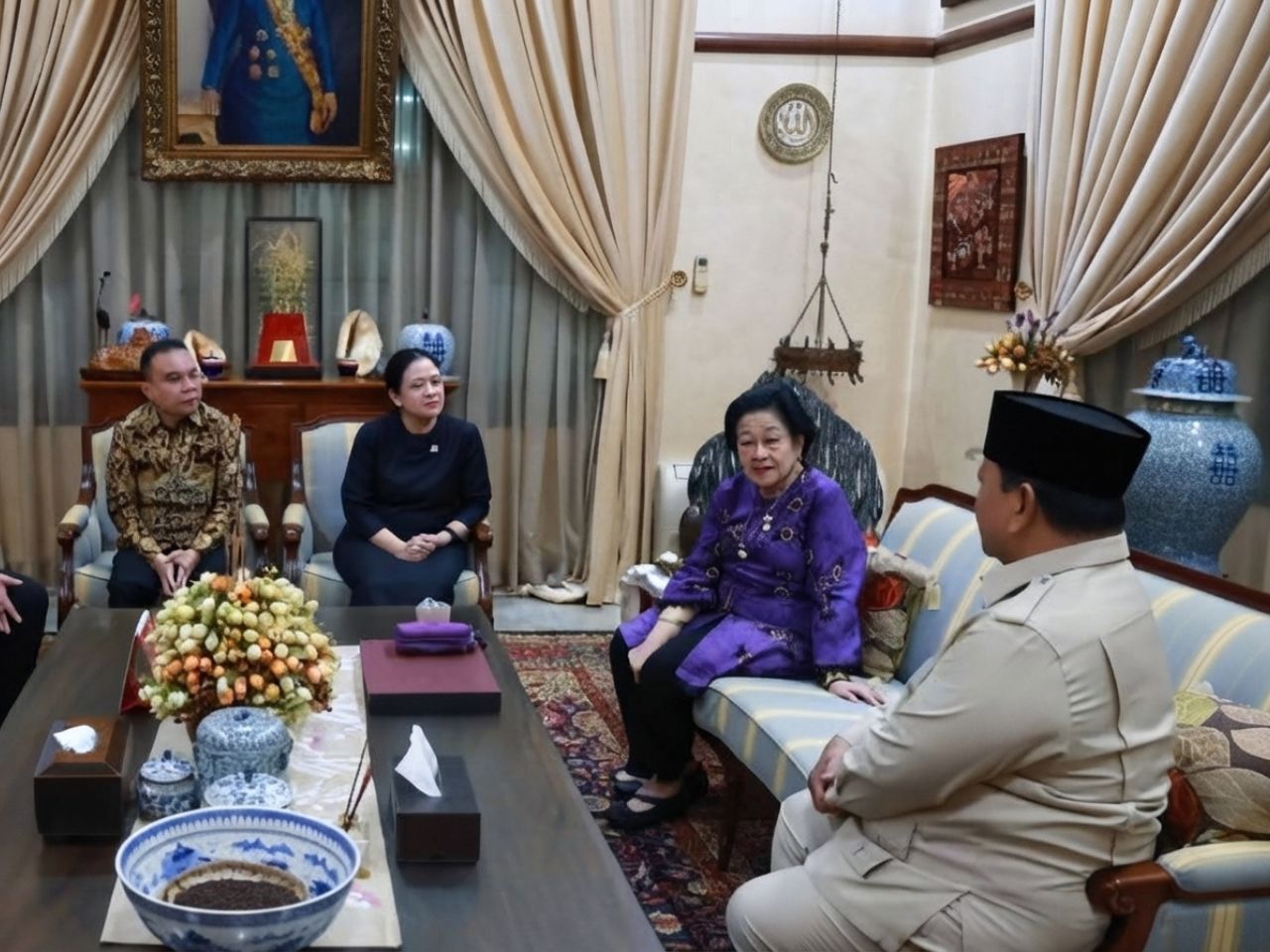 Prabowo Nemuin Megawati