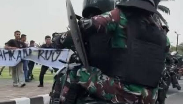 Simulasi Pengendalian Massa Yonif 203 Disorot, Koalisi Sipil: Bertentangan dengan UU TNI