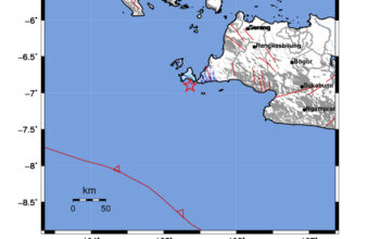 Info Gempa Mag: 3.9 – Pusat gempa berada di laut 35 km barat daya Sumur