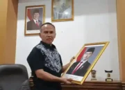 20261008 Turunkan Foto Gibran