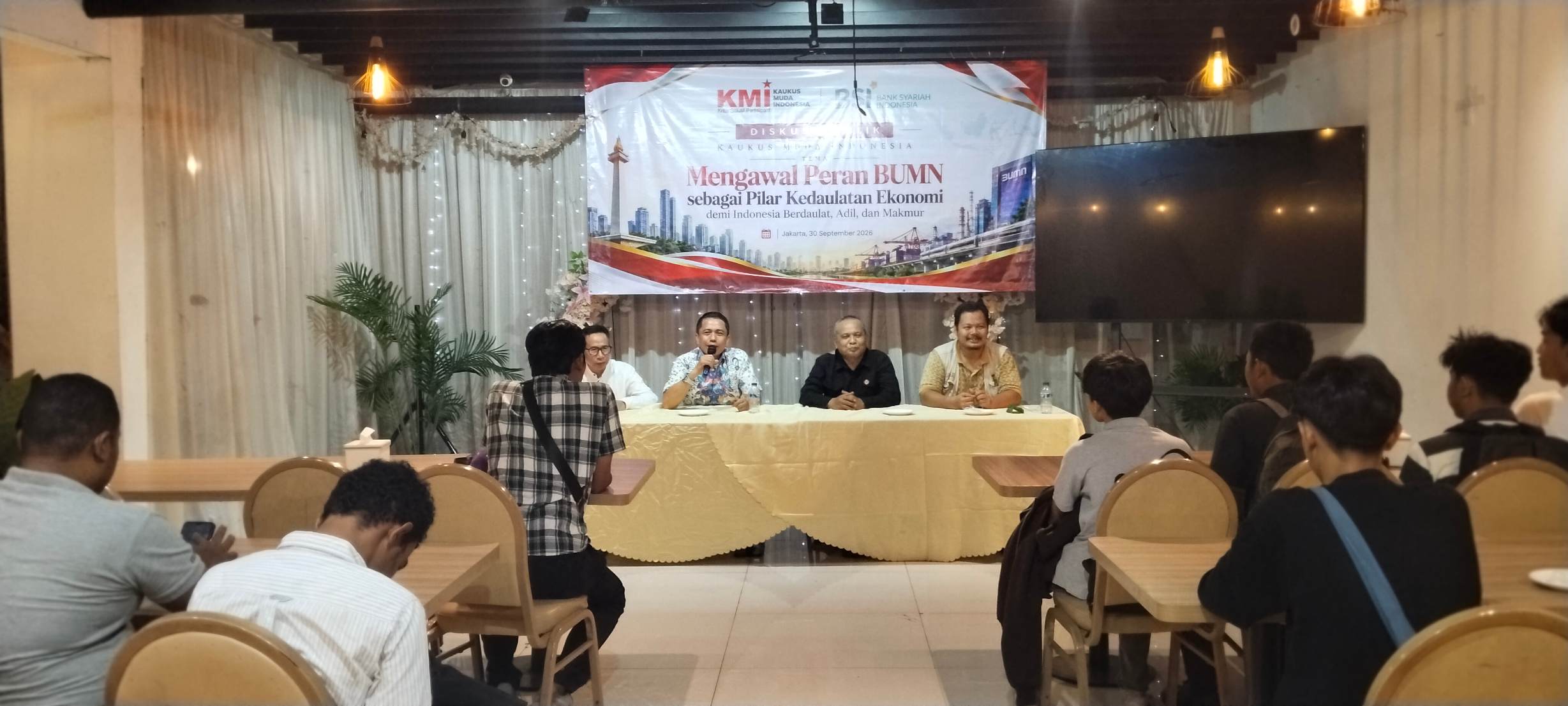 Diskusi Publik Kmi