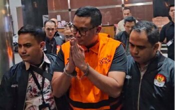 Bupati Klaten Hamenang Resmi Ditahan KPK, Keluar Pakai Rompi Oranye