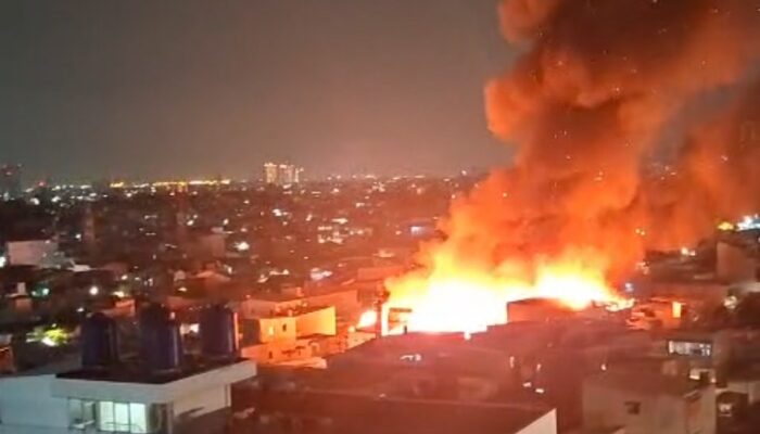 Rumah Tinggal di Kramat Pulo Dalam Senen Terbakar, 30 Unit Damkar Dikerahkan