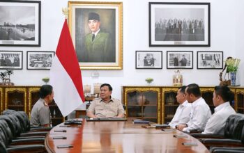 Prabowo Bahas Reformasi Birokrasi dan Kinerja Polri Bersama Komjen Pol Wahyu Hadiningrat